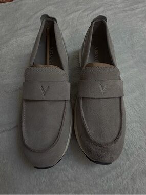 Vionic Gray Suede Penny Loafer Sneakers Women’s Size 10 New